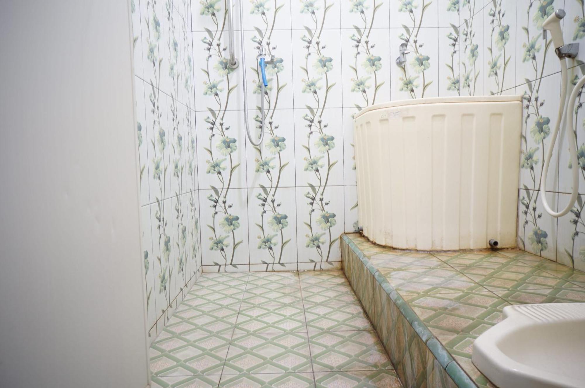 Spot On 93423 Kost Berkah Near Kebun Teh Wonosari Hotell Lawang Exteriör bild