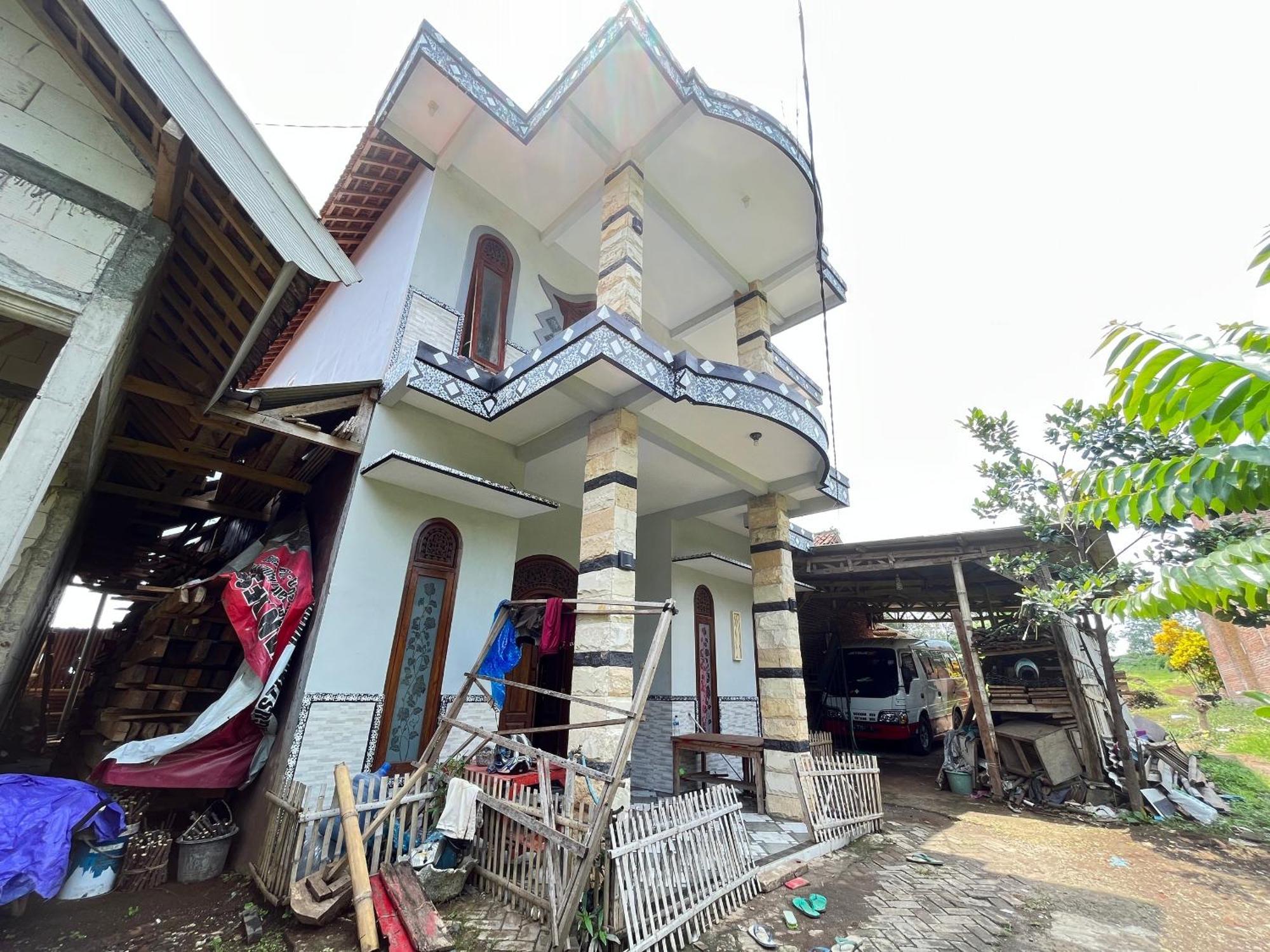 Spot On 93423 Kost Berkah Near Kebun Teh Wonosari Hotell Lawang Exteriör bild