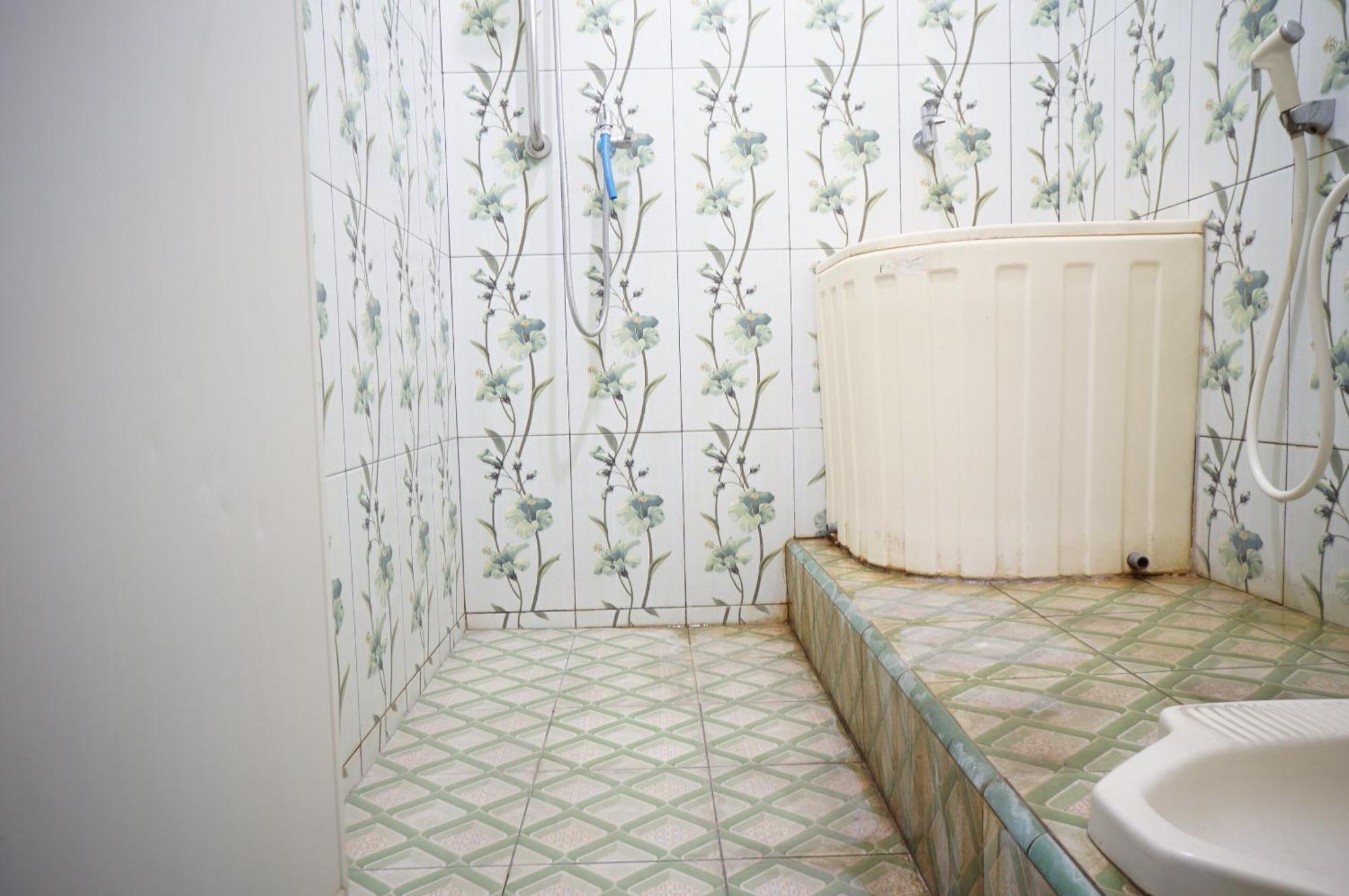Spot On 93423 Kost Berkah Near Kebun Teh Wonosari Hotell Lawang Exteriör bild